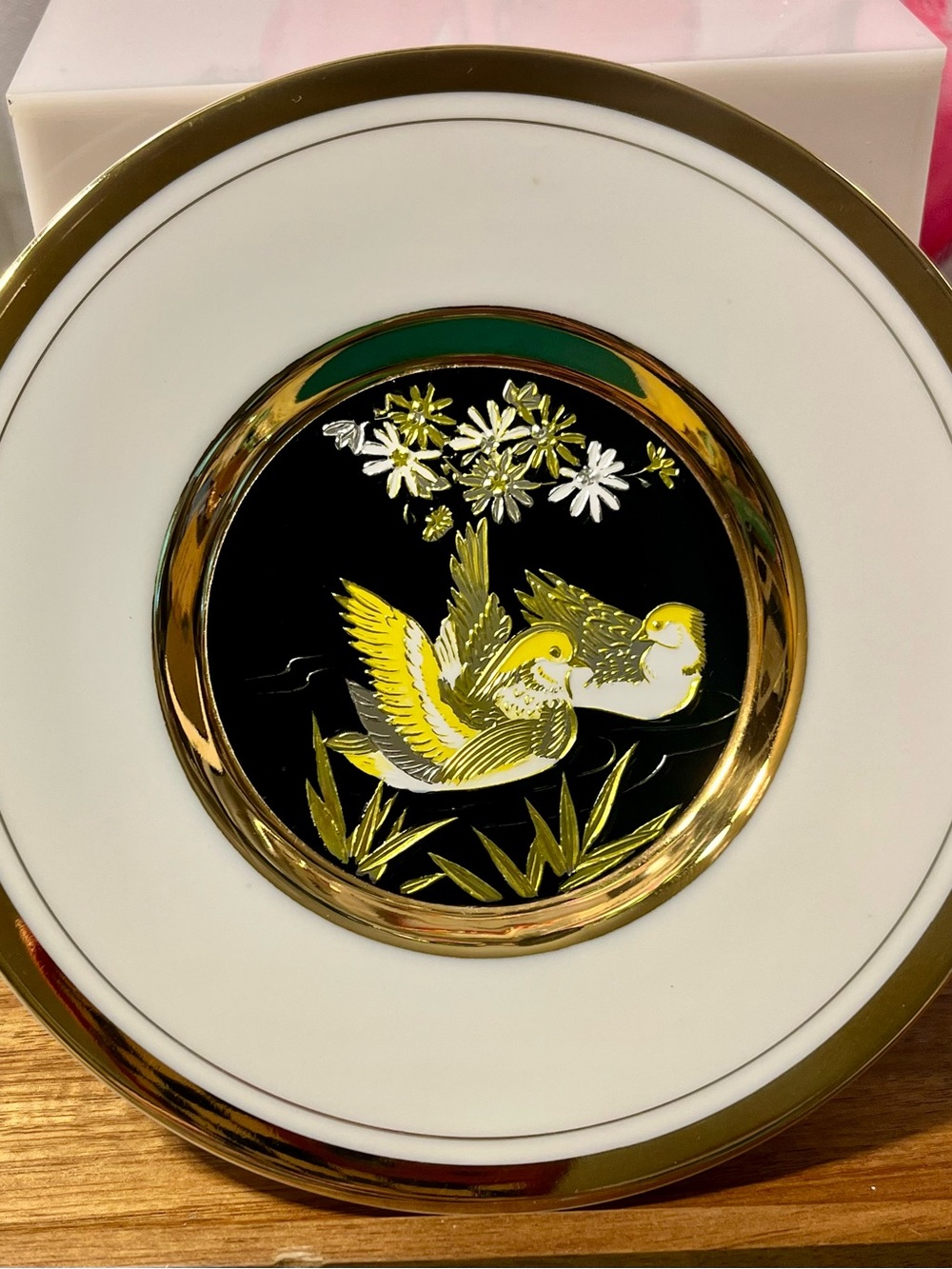 Chokin Art - Decorative Porcelain Plate with 24kt Gold Trim and Bird Motif